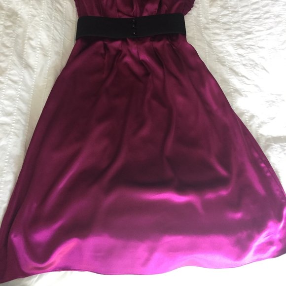 Satin dress with belt - Picture 2 of 7